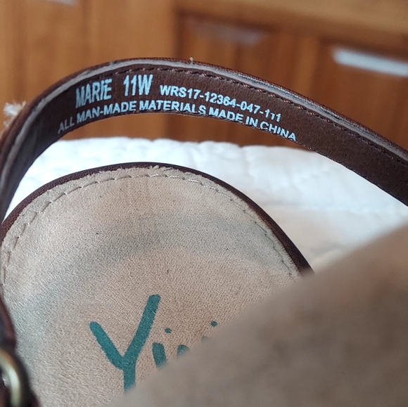 Yuu Slingback Brown 1 1/2" Heel Summer Sandals, Size 11W Like New - Picture 4 of 7